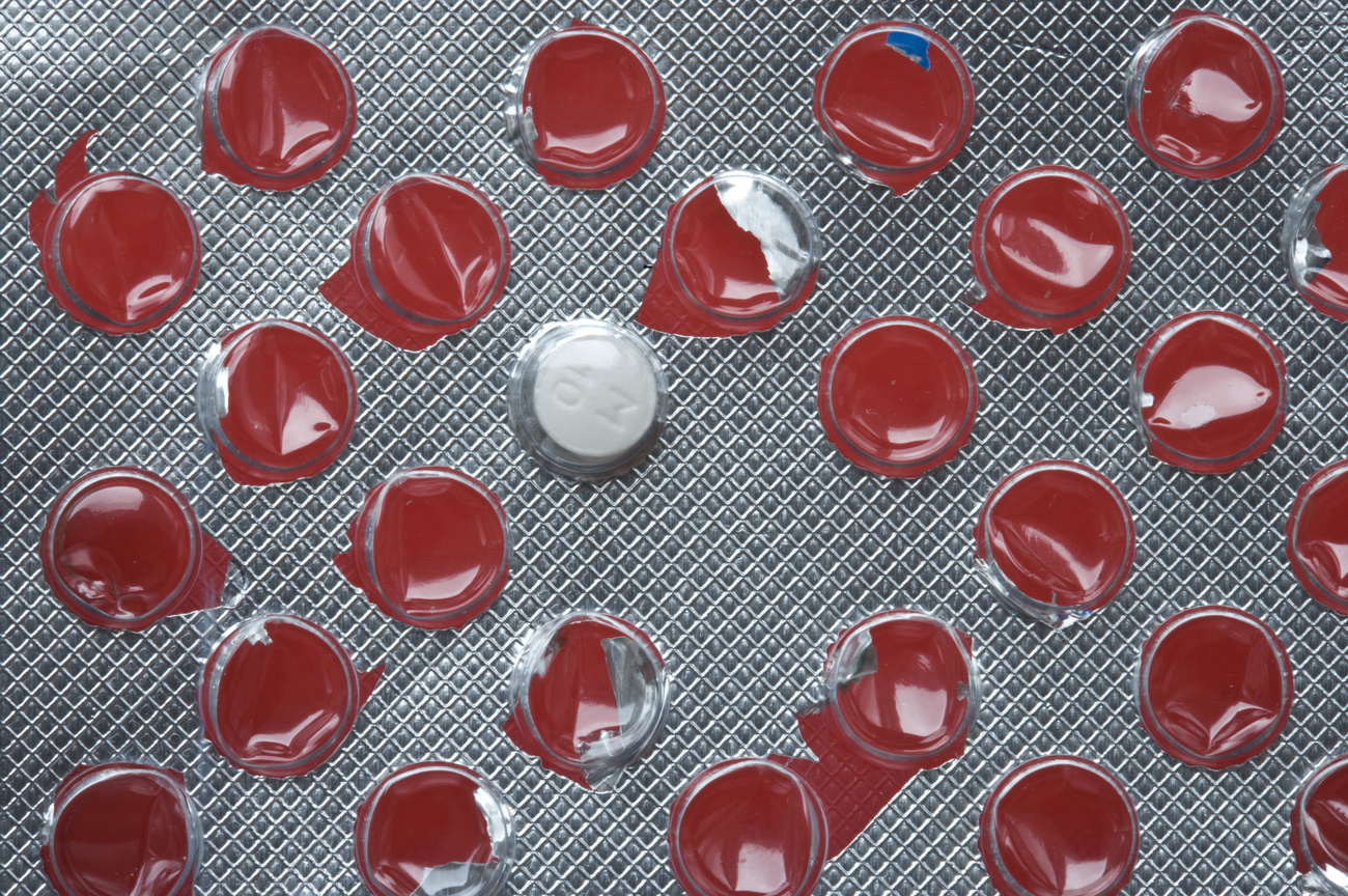 blister di pastiglie rosse